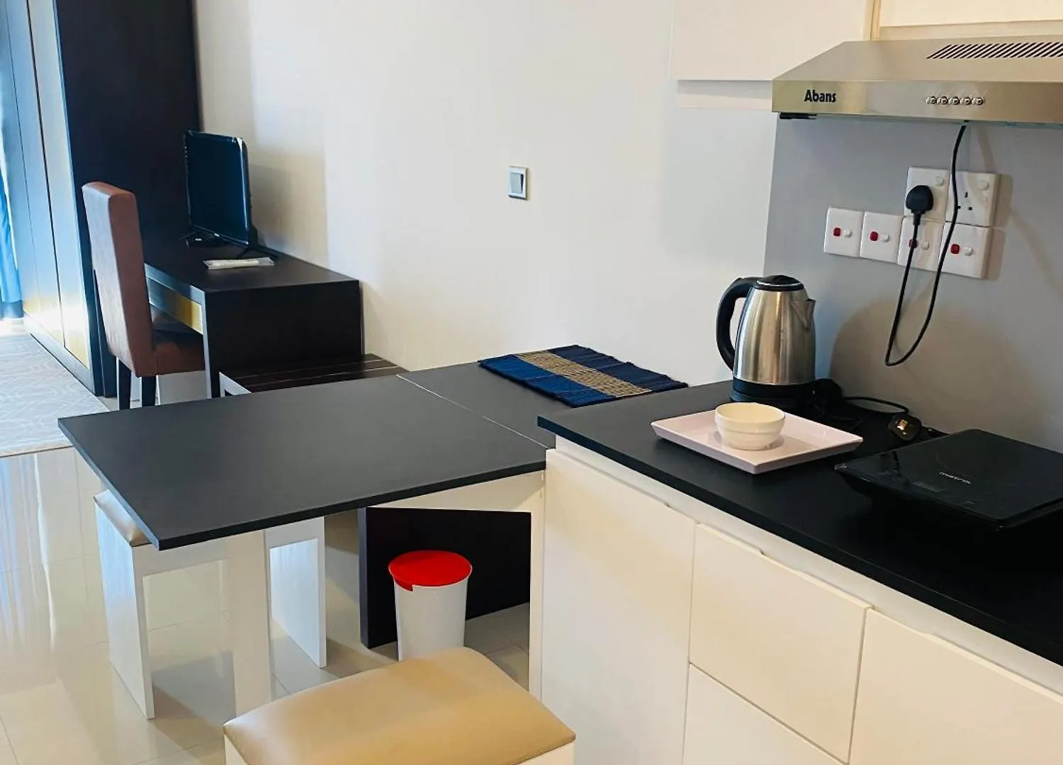 Ocean Breeze Hotel Residencies Luxury Studio Apartment - Negombo