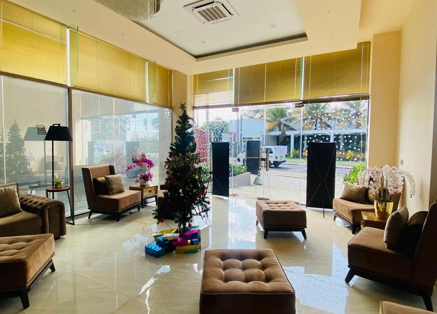 Ocean Breeze Hotel Residencies Luxury Studio Apartment - Negombo Sri Lanka