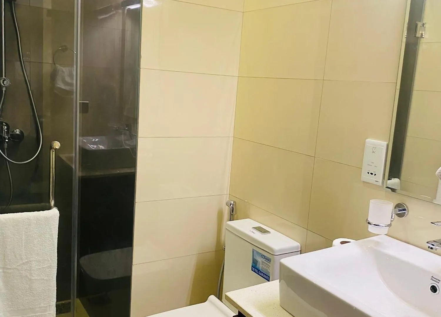 Ocean Breeze Hotel Residencies Luxury Studio Apartment - Negombo