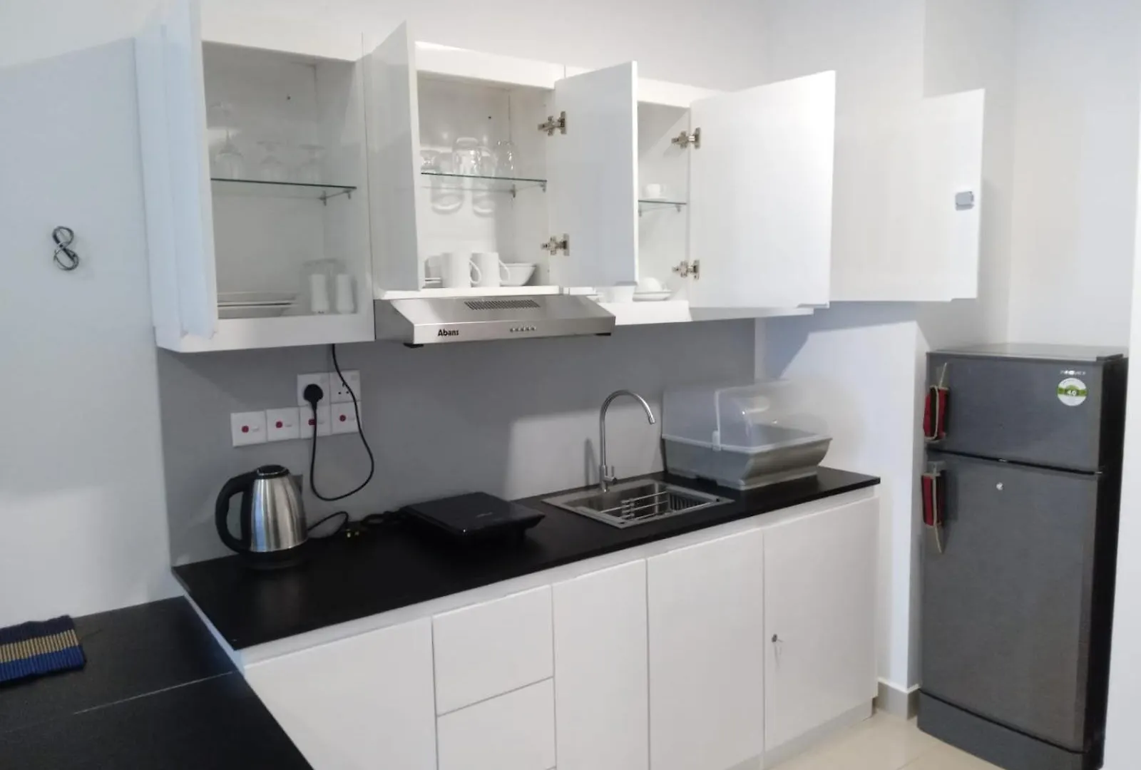 Ocean Breeze Hotel Residencies Luxury Studio Apartment - Negombo